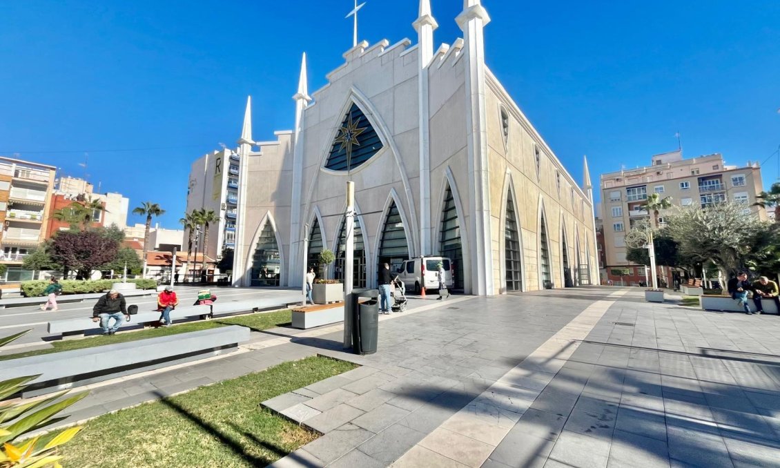 Revânzare - Apartament -
Torrevieja - Centro