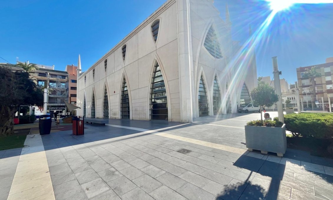 Revânzare - Apartament -
Torrevieja - Centro