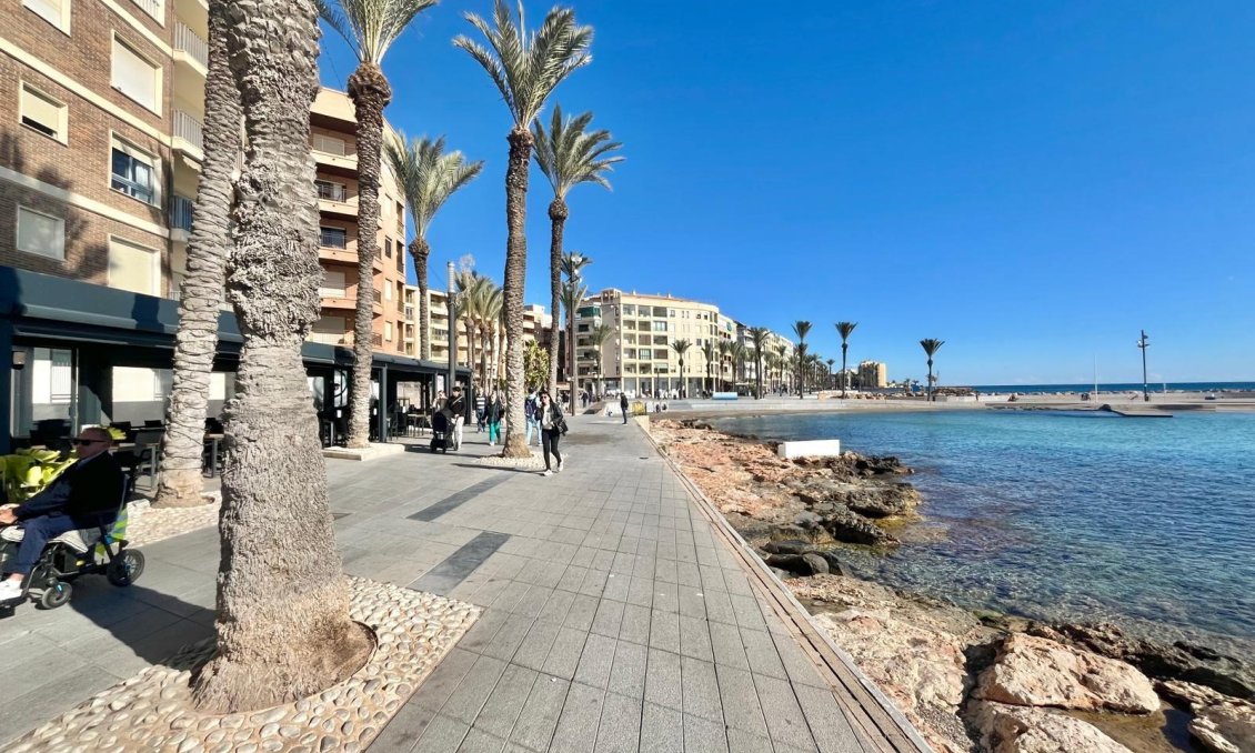 Revânzare - Apartament -
Torrevieja - Centro