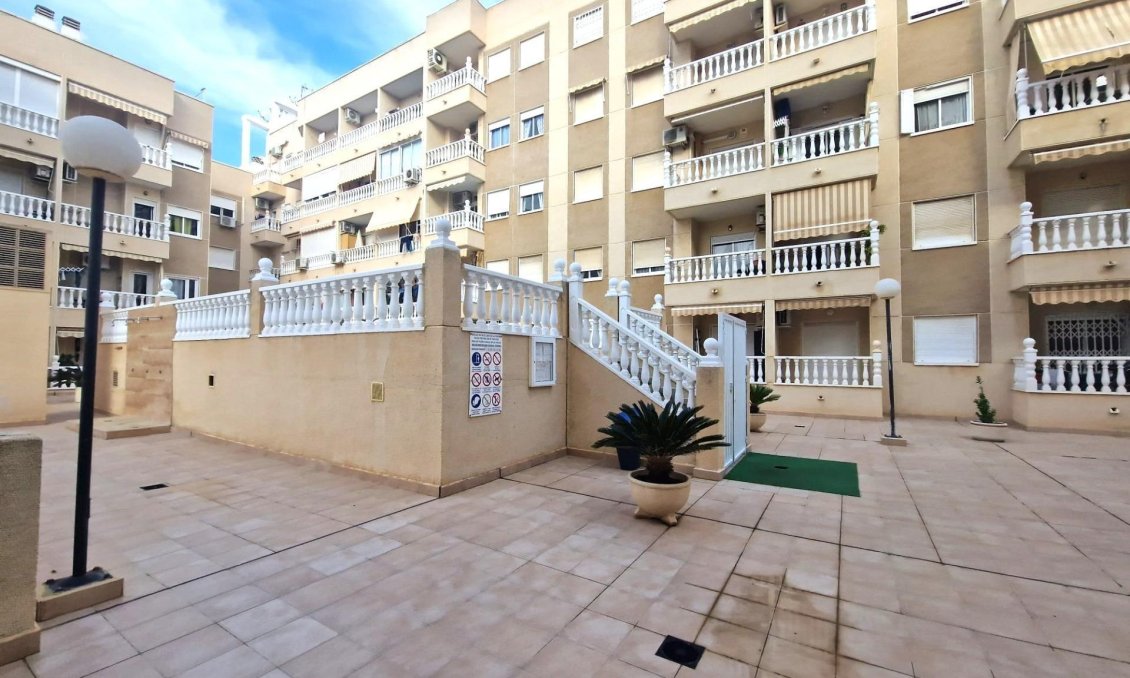 Resale - Apartment -
Torrevieja - Playa del Cura