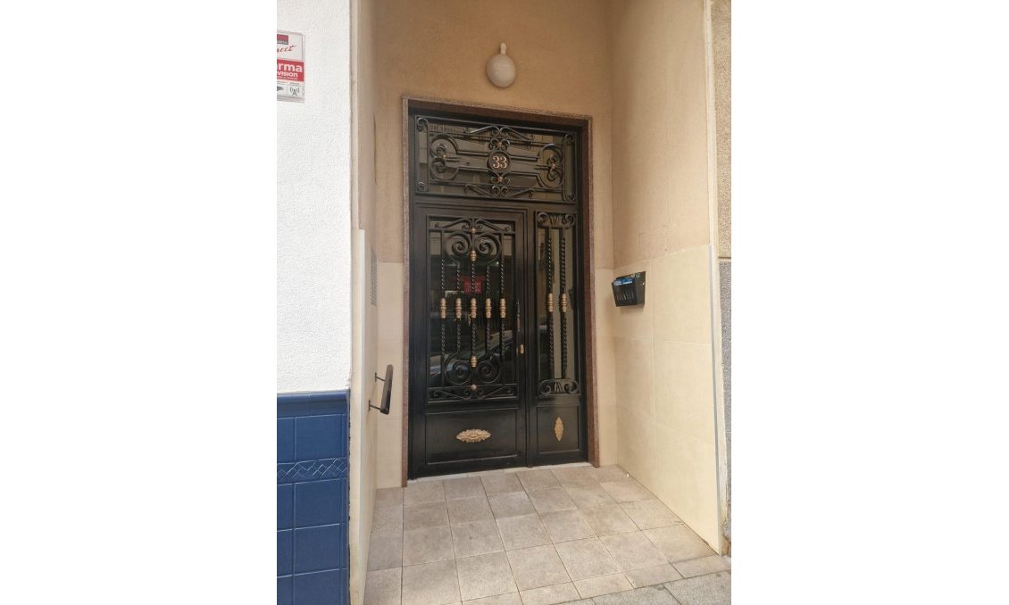 Resale - Apartment -
Torrevieja - Playa del Cura