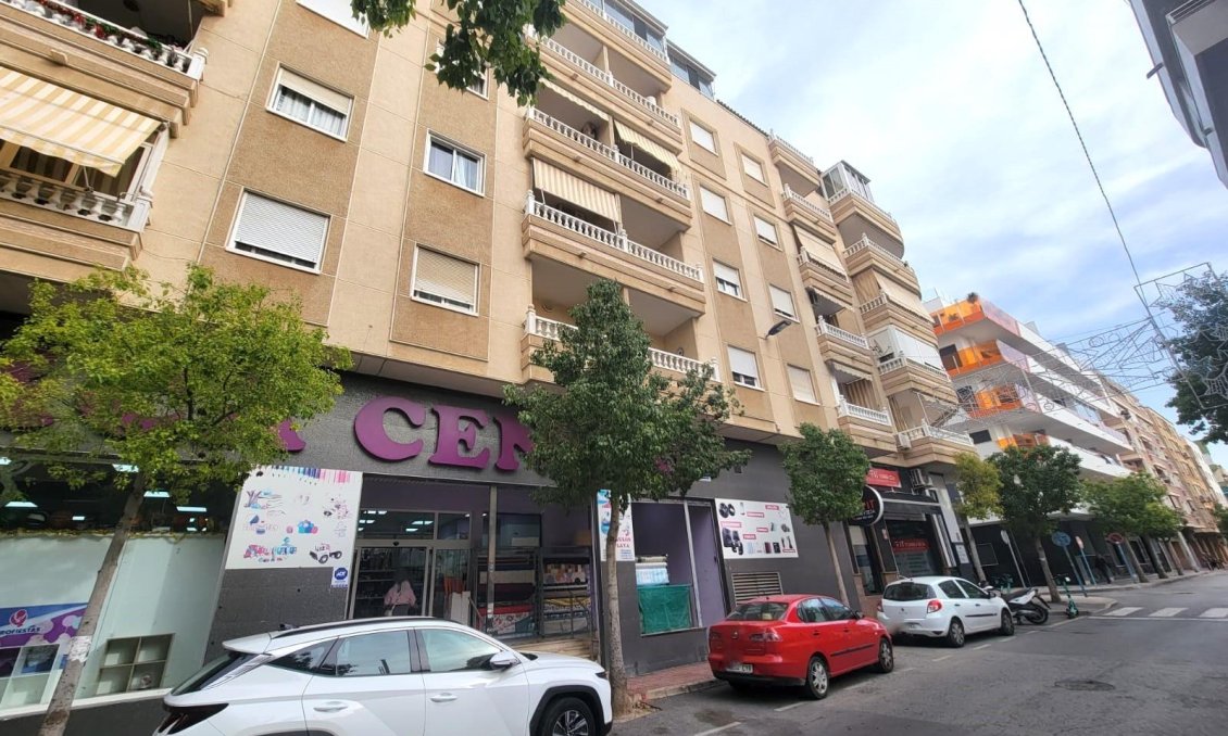 Resale - Apartment -
Torrevieja - Playa del Cura