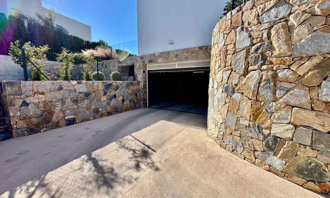 Használt Ingatlanok - Villa -
Orihuela - Las Colinas Golf