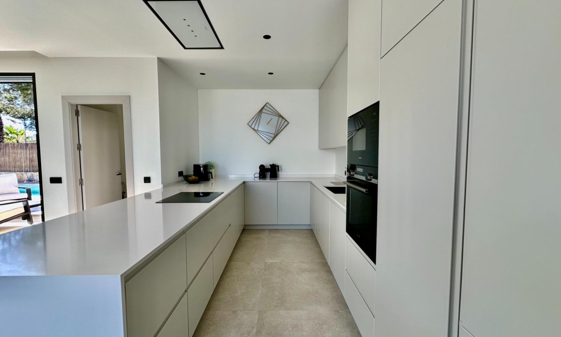 Használt Ingatlanok - Villa -
Orihuela - Las Colinas Golf