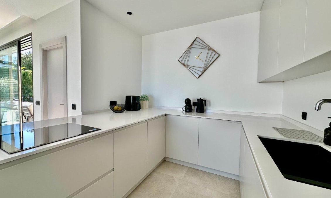 Használt Ingatlanok - Villa -
Orihuela - Las Colinas Golf