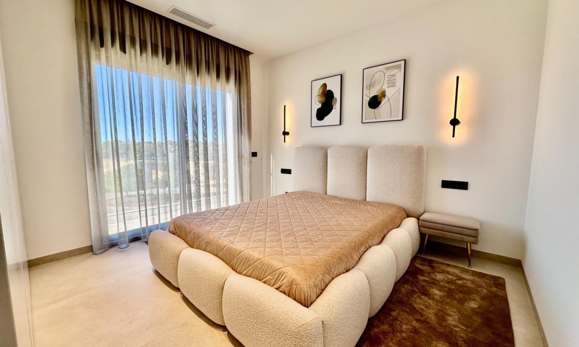 Használt Ingatlanok - Villa -
Orihuela - Las Colinas Golf