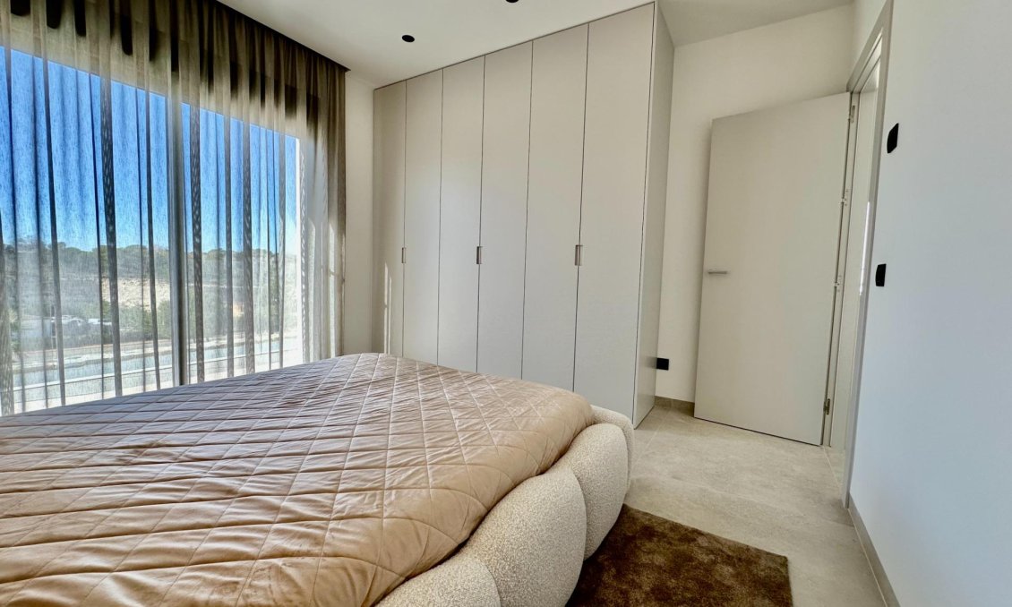 Használt Ingatlanok - Villa -
Orihuela - Las Colinas Golf