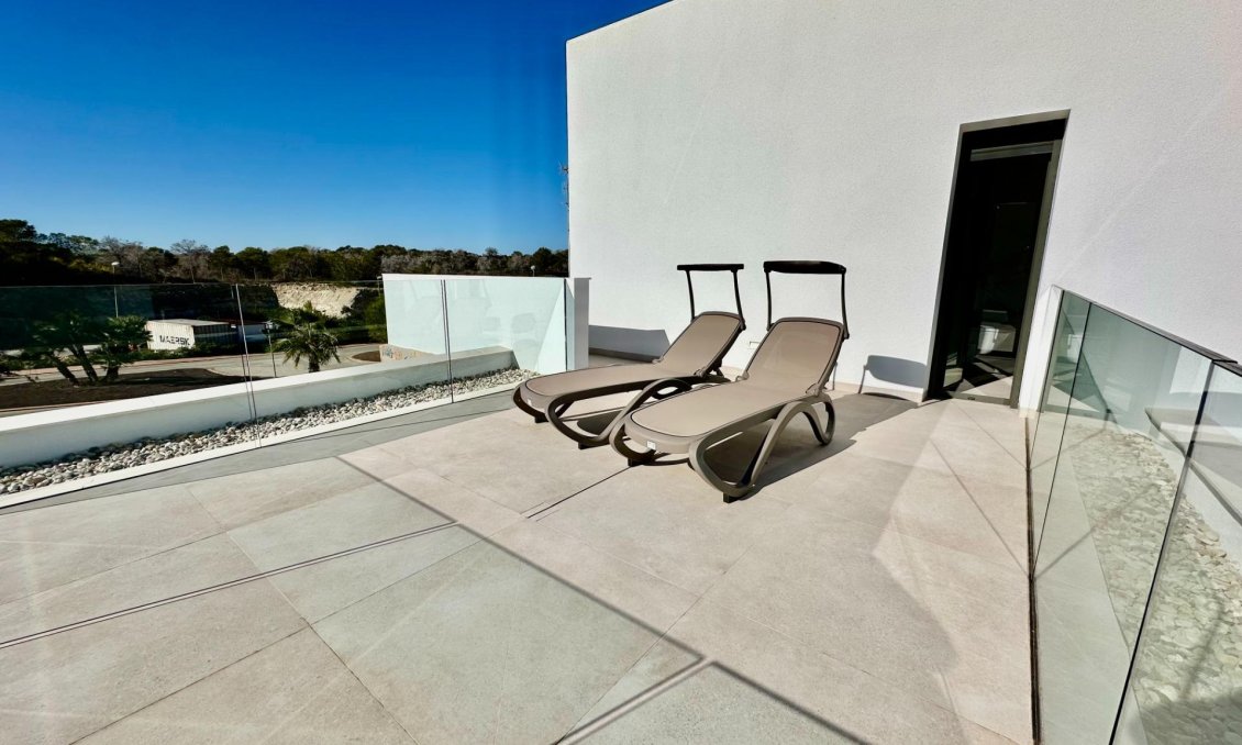 Használt Ingatlanok - Villa -
Orihuela - Las Colinas Golf