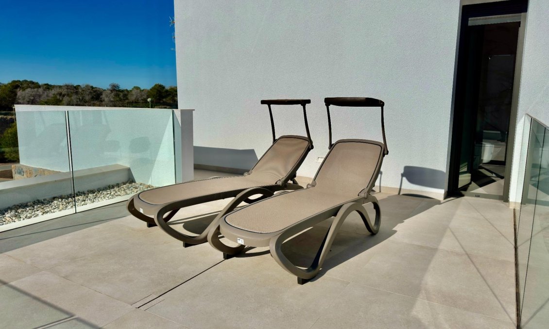 Használt Ingatlanok - Villa -
Orihuela - Las Colinas Golf