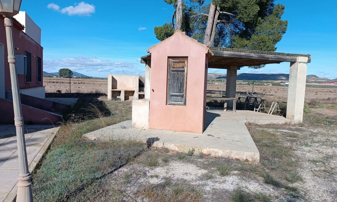 Használt Ingatlanok - Villa -
Yecla - Inland