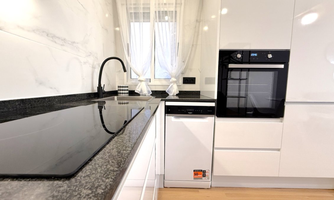 Használt Ingatlanok - Apartman -
Torrevieja - Costa Blanca