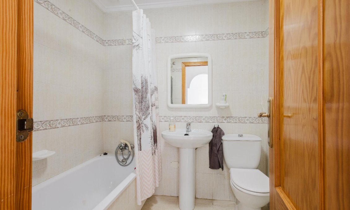 Segunda mano - Bungalow -
Torrevieja - Costa Blanca