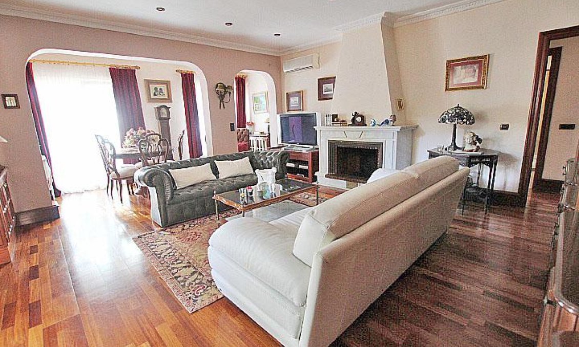 Használt Ingatlanok - Villa -
Torrevieja - Costa Blanca