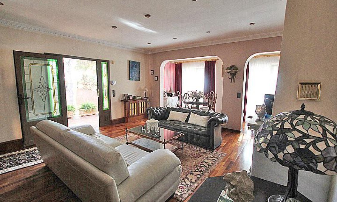 Használt Ingatlanok - Villa -
Torrevieja - Costa Blanca