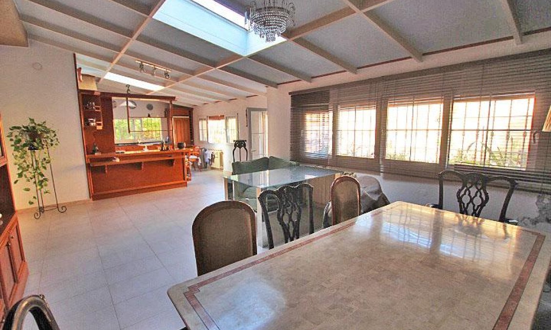 Használt Ingatlanok - Villa -
Torrevieja - Costa Blanca