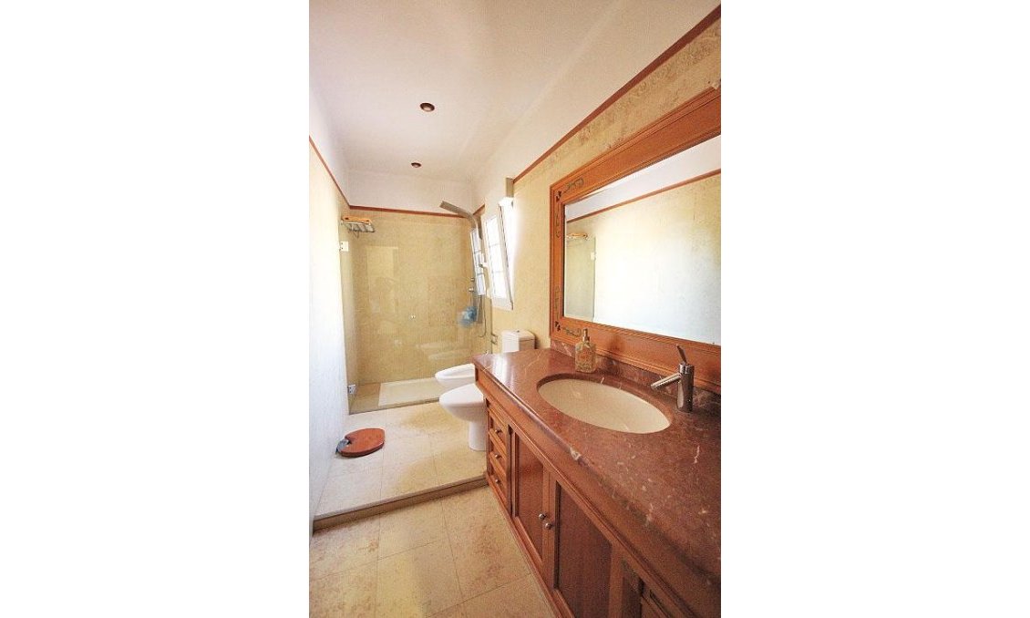 Használt Ingatlanok - Villa -
Torrevieja - Costa Blanca