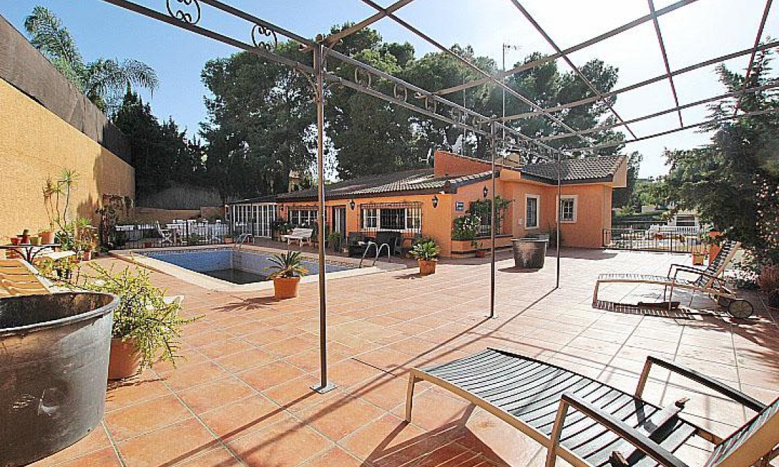 Használt Ingatlanok - Villa -
Torrevieja - Costa Blanca