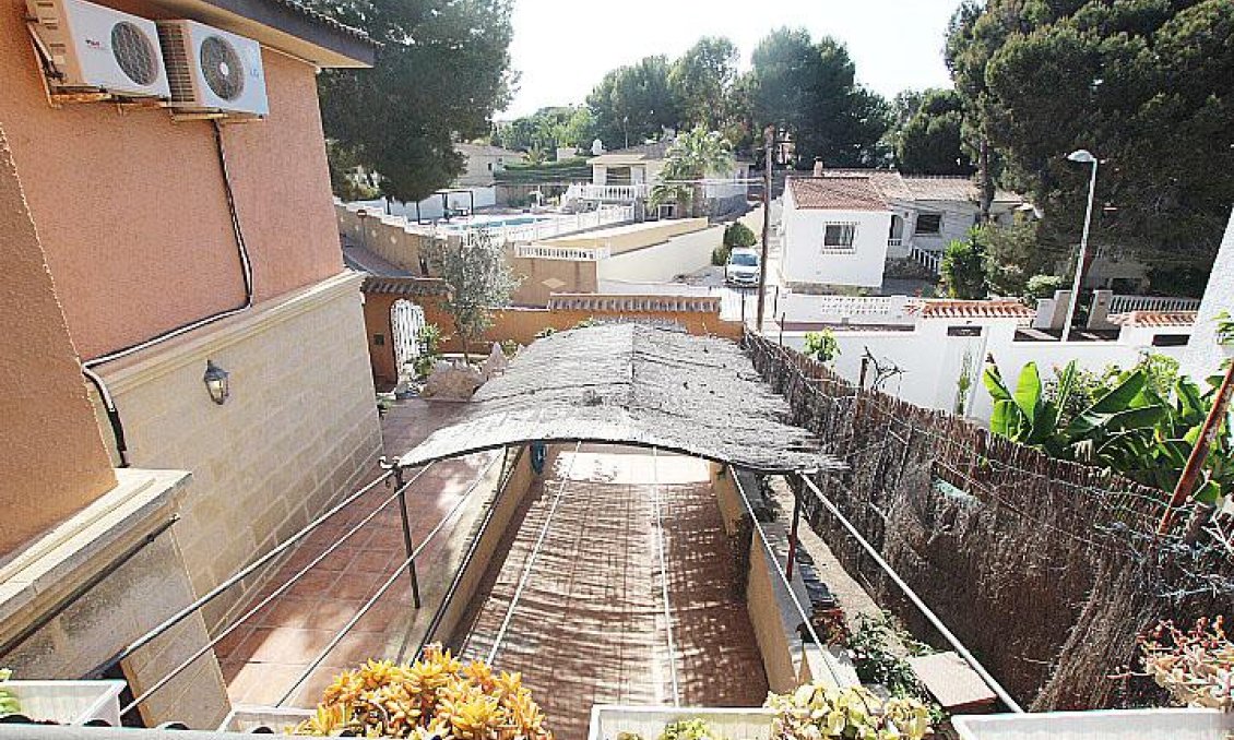 Használt Ingatlanok - Villa -
Torrevieja - Costa Blanca