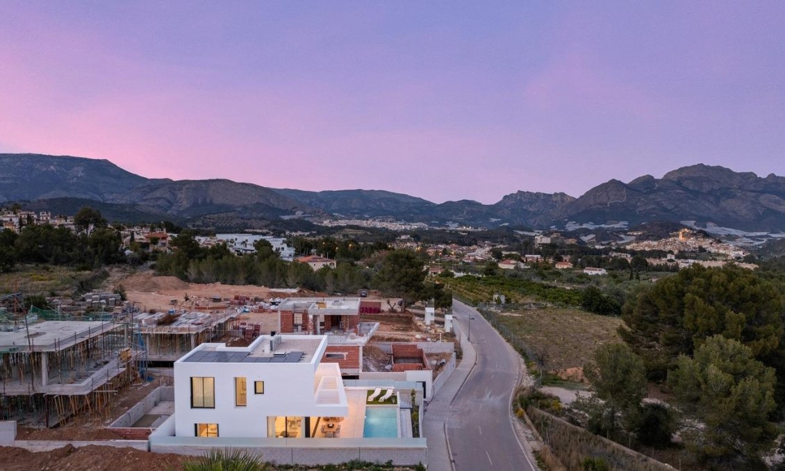 Obra nueva - Villa -
Polop - Urbanizaciones