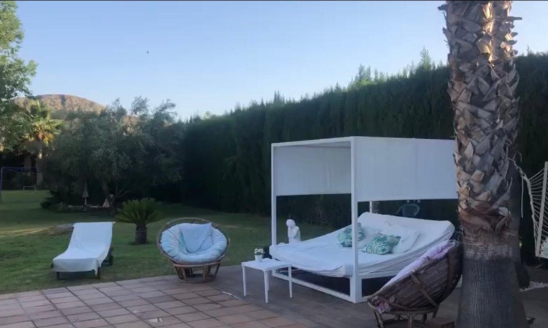 Segunda mano - Villa -
Elda - Inland