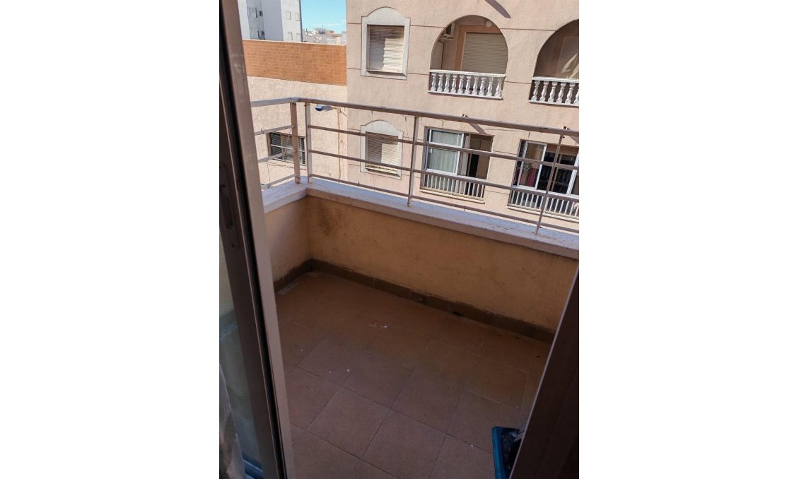 Revente - Appartement -
Torrevieja - Centro
