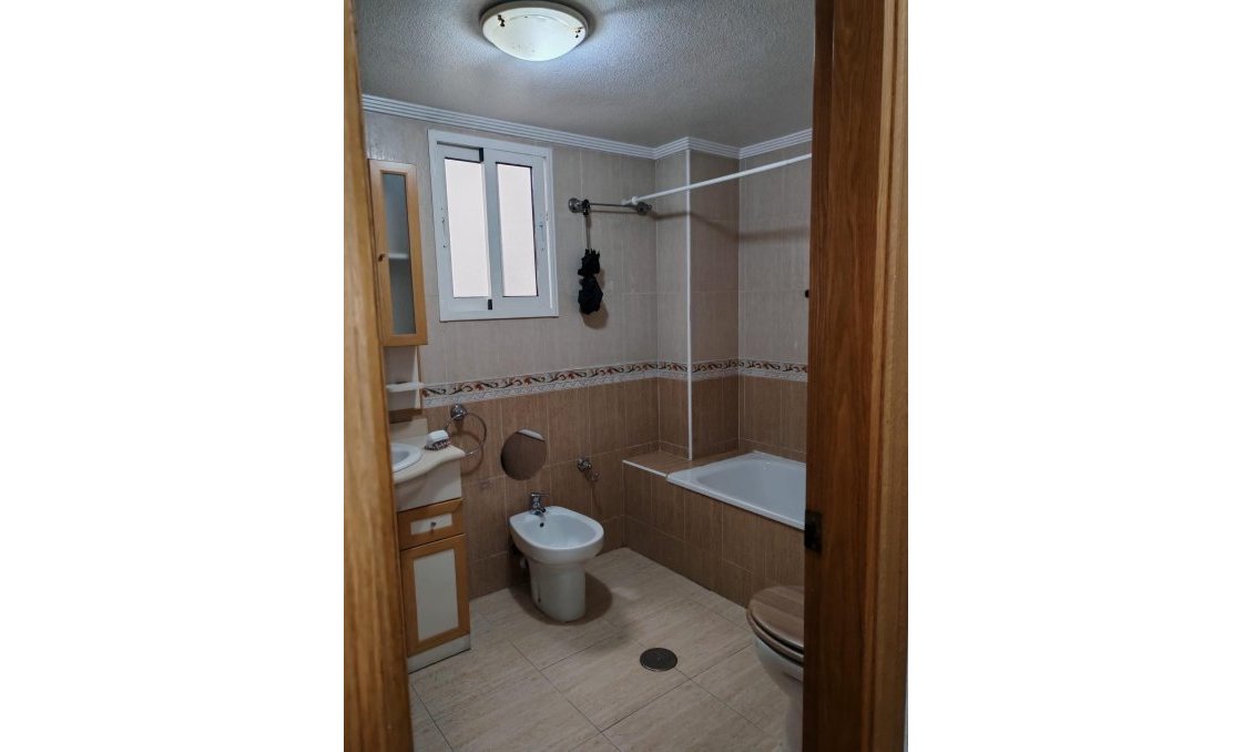 Revente - Appartement -
Torrevieja - Centro
