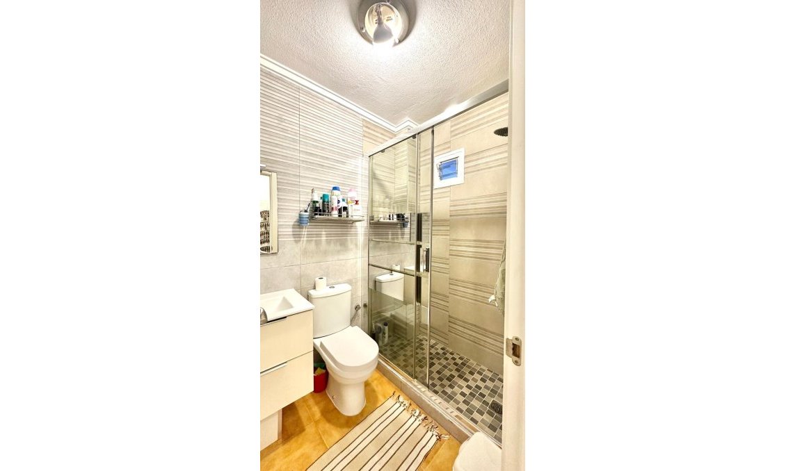 Revente - Appartement -
Torrevieja - Estacion De Autobuses