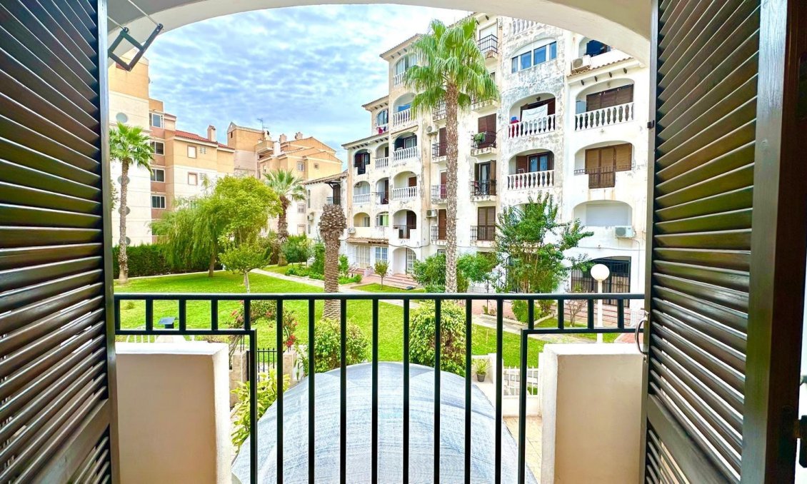 Revente - Appartement -
Torrevieja - Estacion De Autobuses