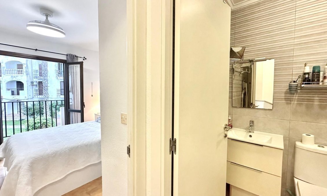 Revente - Appartement -
Torrevieja - Estacion De Autobuses