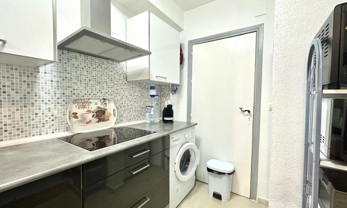 Revente - Appartement -
Torrevieja - Estacion De Autobuses