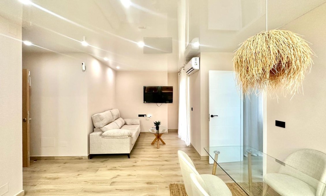 Revente - Appartement -
Torrevieja - Centro