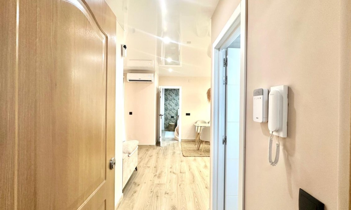 Revente - Appartement -
Torrevieja - Centro