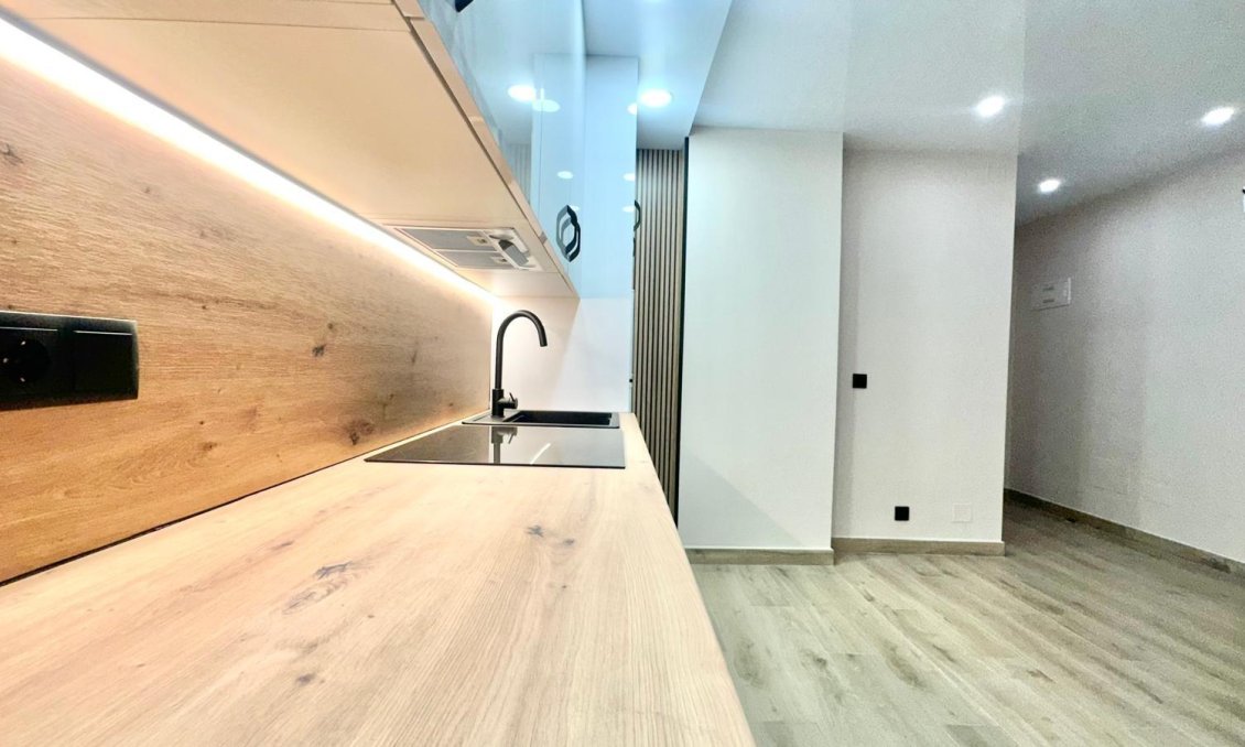 Revente - Appartement -
Torrevieja - Centro