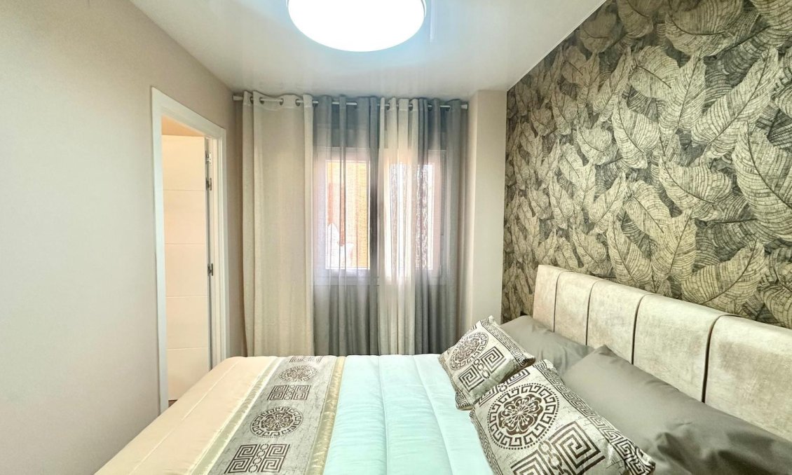 Revente - Appartement -
Torrevieja - Centro