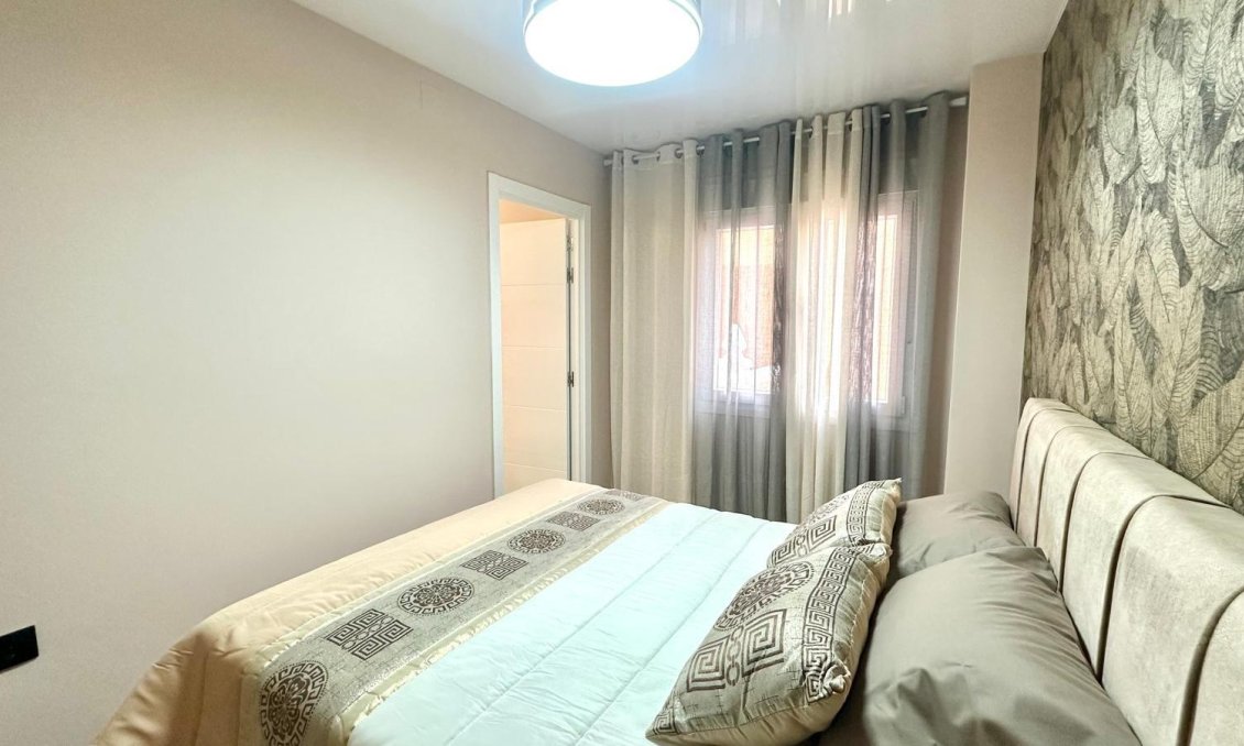 Revente - Appartement -
Torrevieja - Centro
