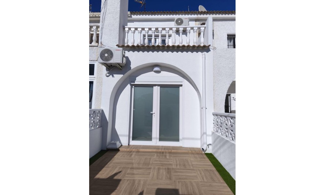 Segunda mano - Town House -
Torrevieja