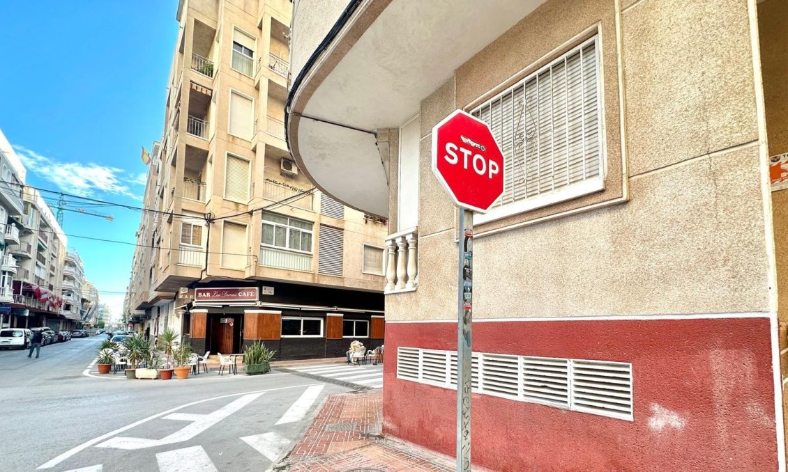 Revente - Appartement -
Torrevieja - Centro