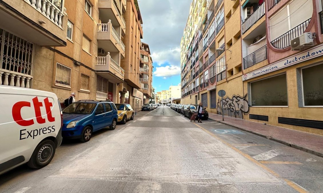 Revente - Appartement -
Torrevieja - Centro