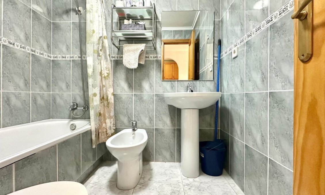 Revente - Appartement -
Torrevieja - Centro