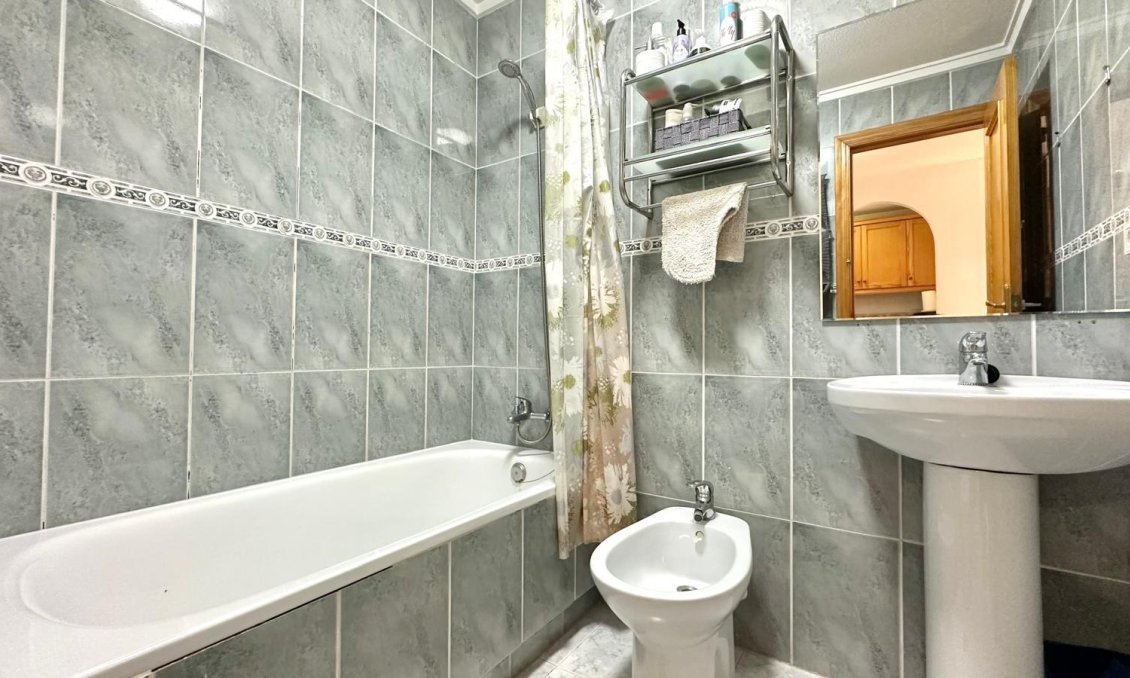 Revente - Appartement -
Torrevieja - Centro