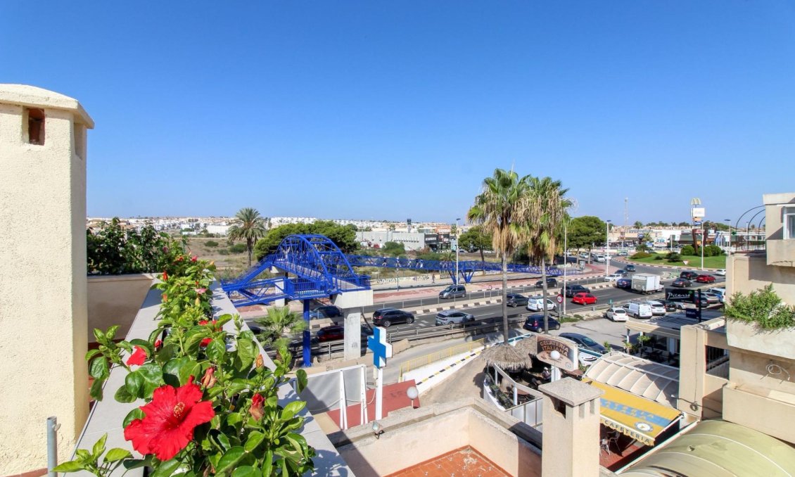 Használt Ingatlanok - Tetőtéri lakás -
Torrevieja - Punta Prima