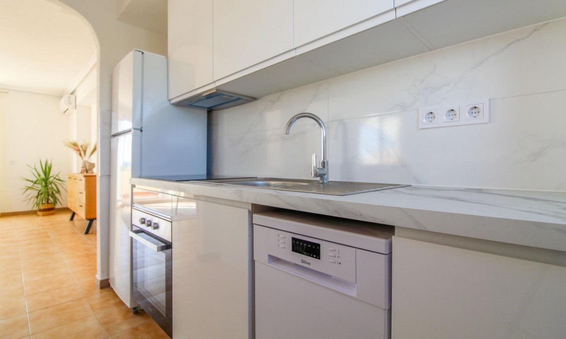 Használt Ingatlanok - Tetőtéri lakás -
Torrevieja - Punta Prima