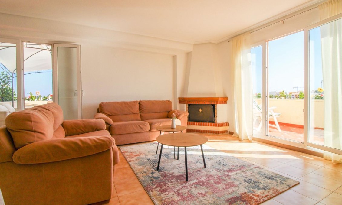 Használt Ingatlanok - Tetőtéri lakás -
Torrevieja - Punta Prima