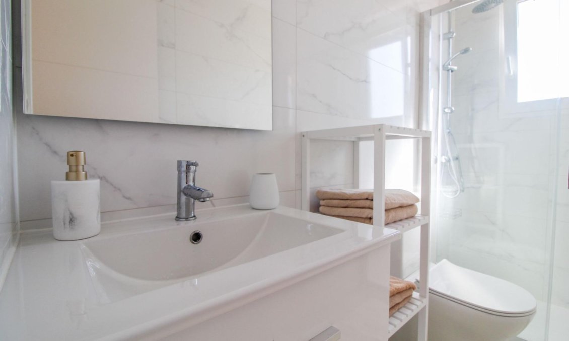 Használt Ingatlanok - Tetőtéri lakás -
Torrevieja - Punta Prima