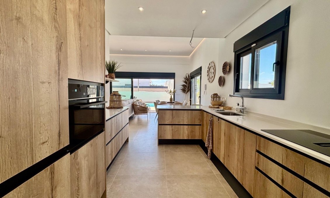 Obra nueva - Villa -
Rafal - polideportivo