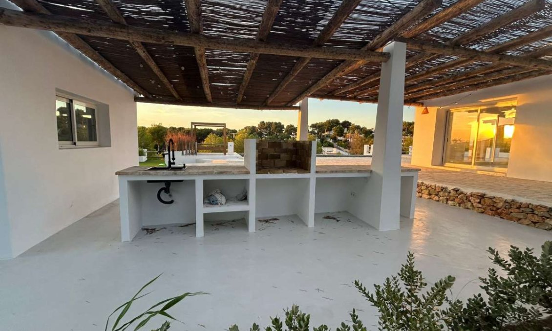 Használt Ingatlanok - Villa -
Jávea - Costa Blanca