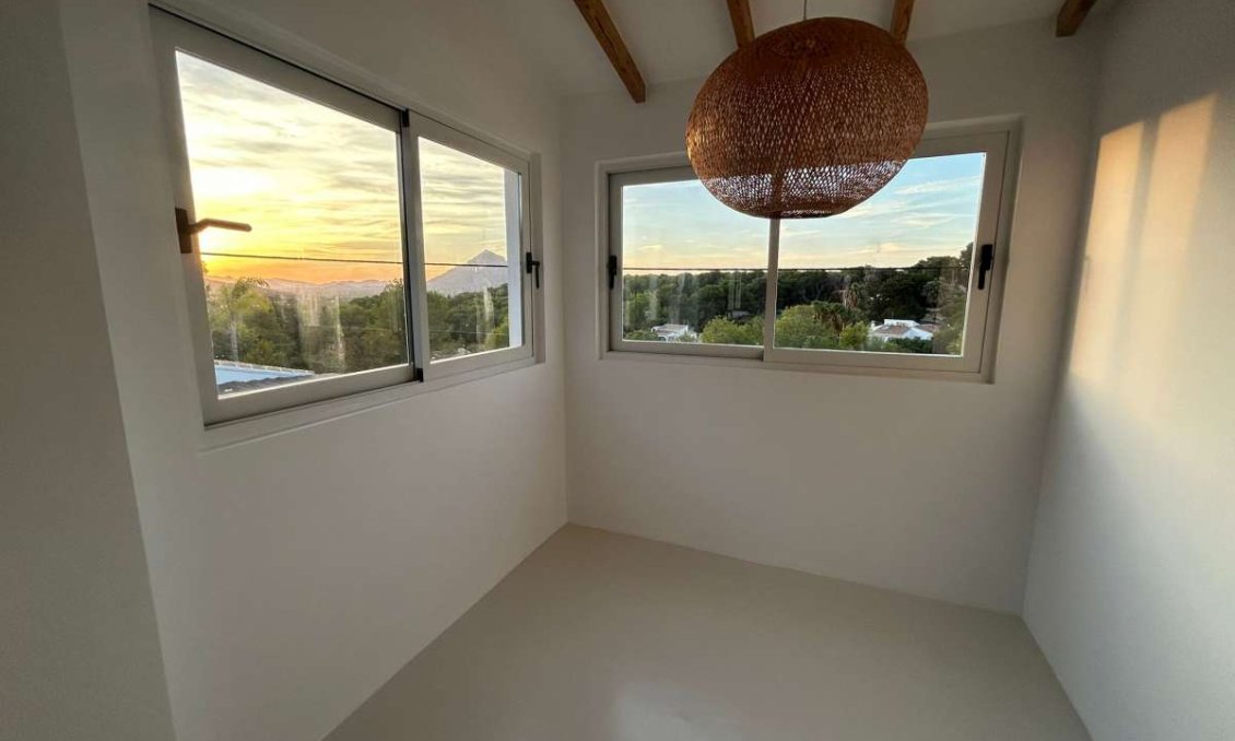 Használt Ingatlanok - Villa -
Jávea - Costa Blanca