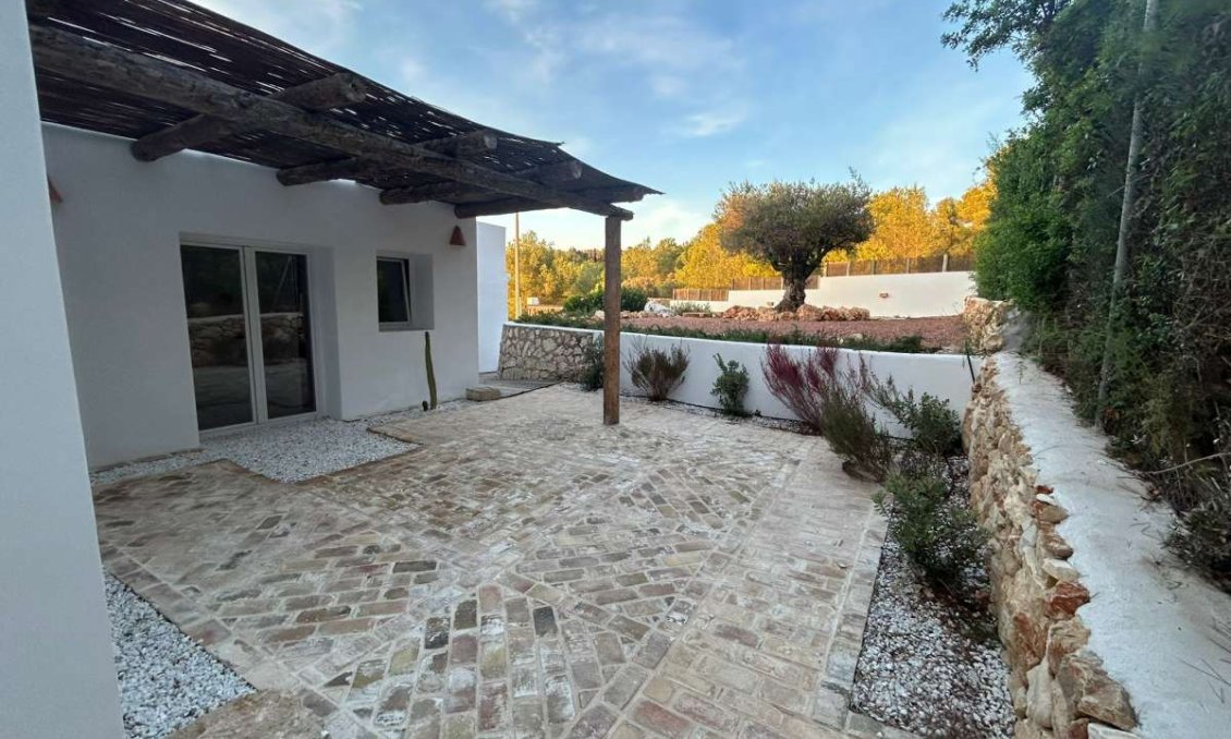 Resale - Villa -
Jávea - Costa Blanca