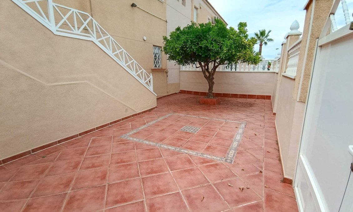 Resale - Bungalow -
Torrevieja - Parque Acuático - Sector 25