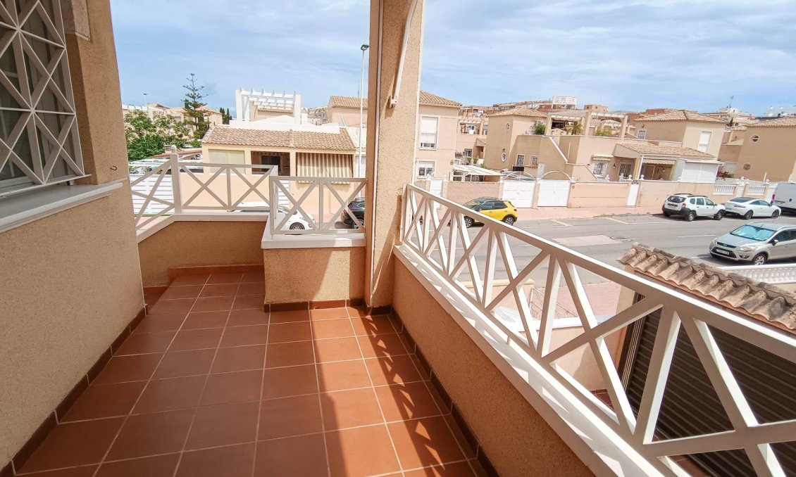 Resale - Bungalow -
Torrevieja - Parque Acuático - Sector 25